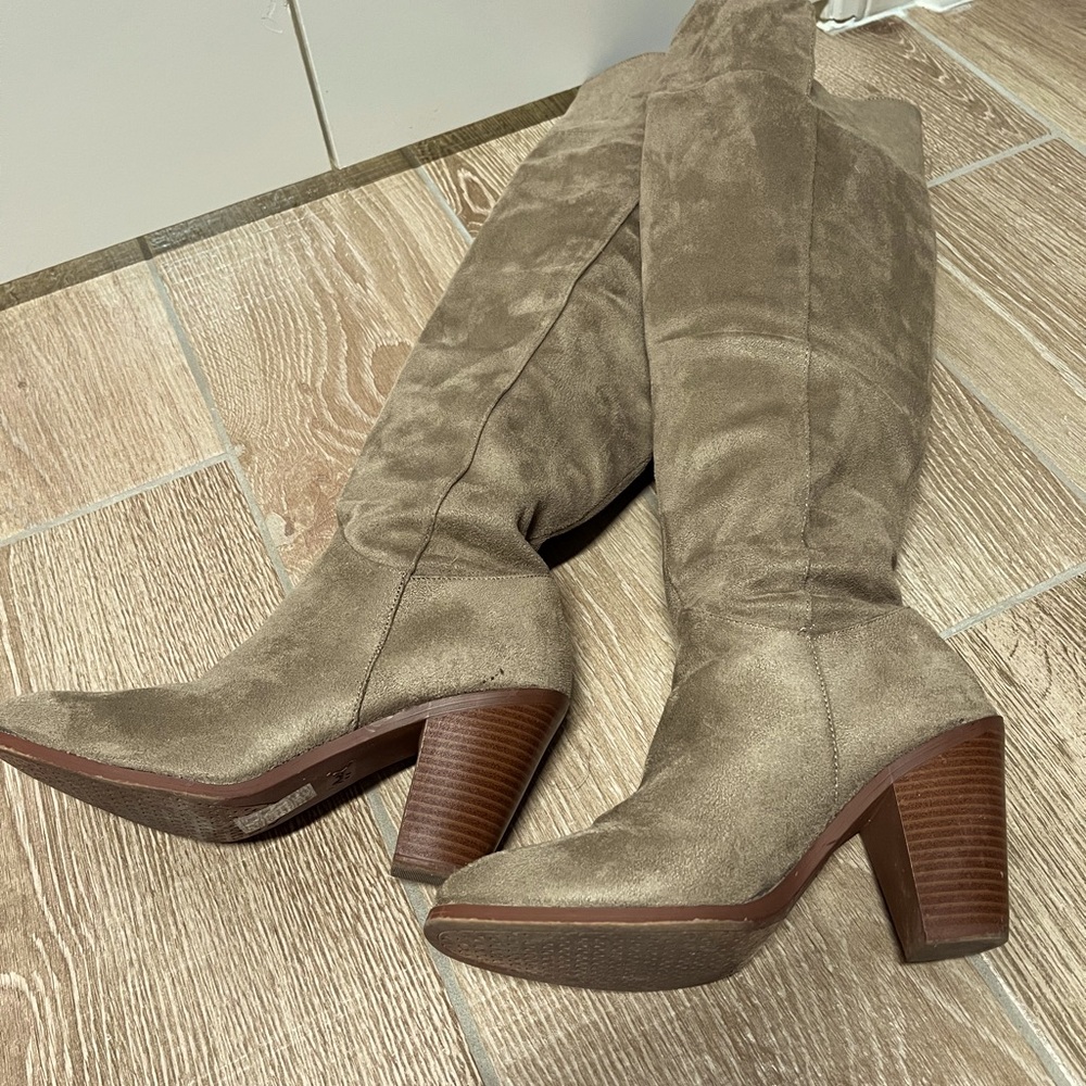 Taupe Knee high boots size 9
